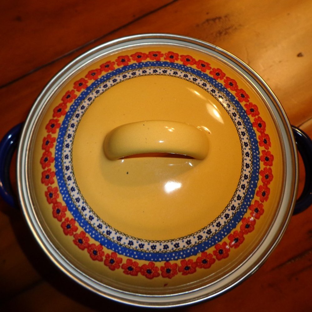 Miniature Enamel Handled Pot & Lid - Picture 3 of 8